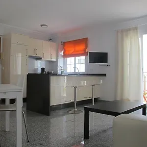 https://apartamentos-jimmy-2.hotelsinnerja.org